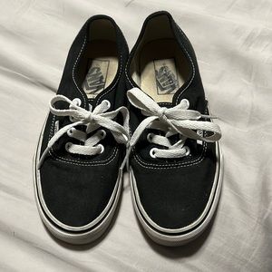 Women’s vans shoes size 6